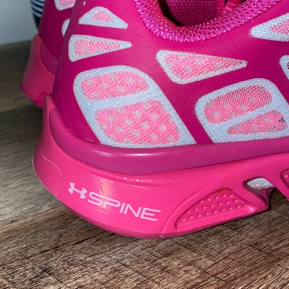Under Armour Spine Youth Pink & White Running Sneakers Size 6.5Y / Women’s 7.5/8 - Picture 3 of 15